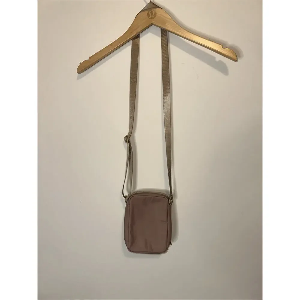Lululemon Athletica Easy Access Crossbody Bag 1.5L - Tan Brown Combo Crossbody
